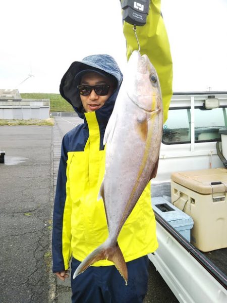 船・ジギング釣り果・カンパチ・サワラ・ワラサ・アジ